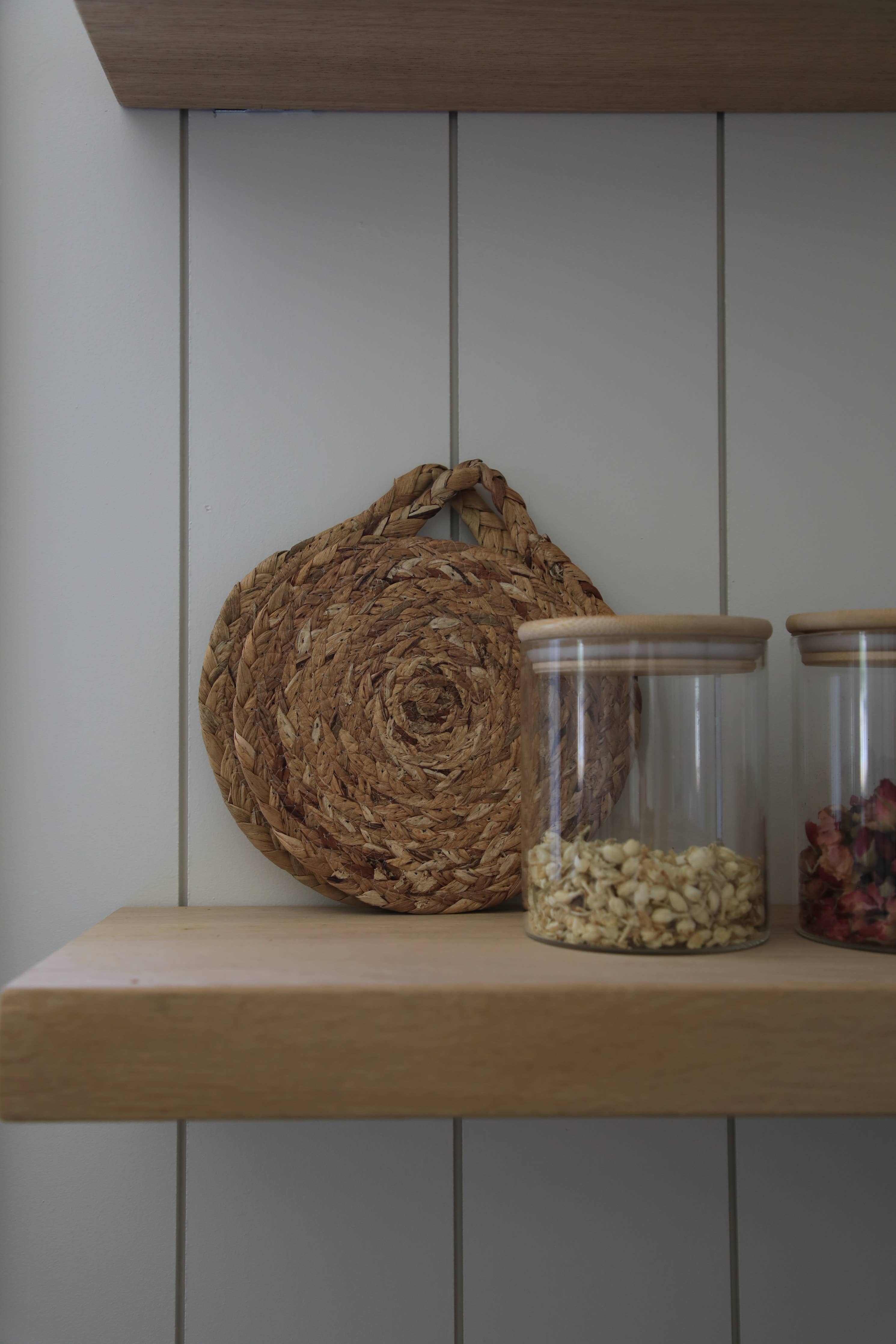 Round Woven Natural Trivets with Handle