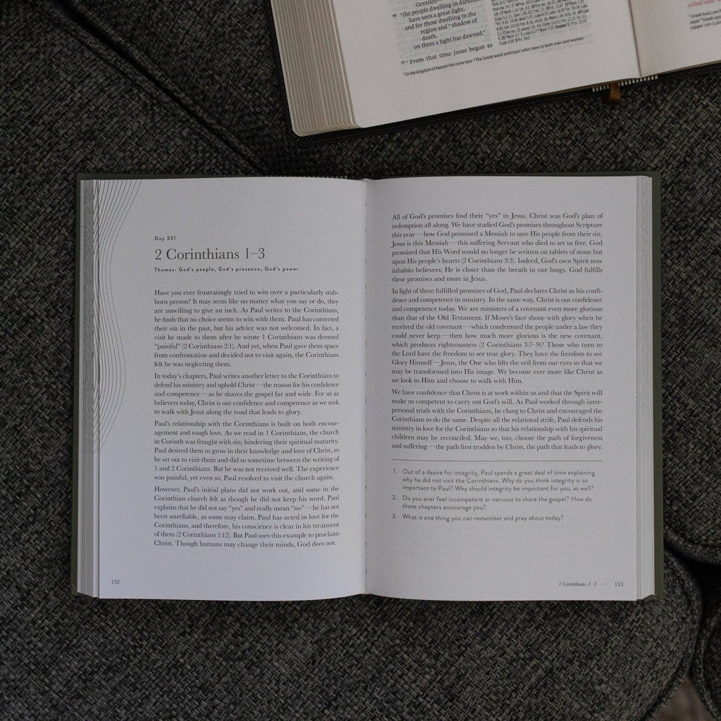 A Year in the Bible | Men's Study | 365 Days of Discovering the Beauty of Jesus from Genesis to Revelation | Volume 4