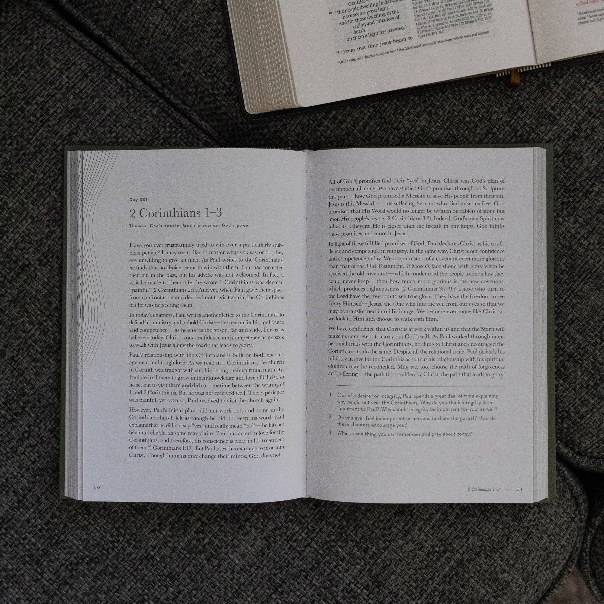 A Year in the Bible | Men's Study | 365 Days of Discovering the Beauty of Jesus from Genesis to Revelation | Volume 4